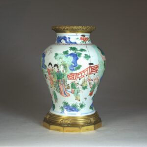 10801 Shunzi wucai vase