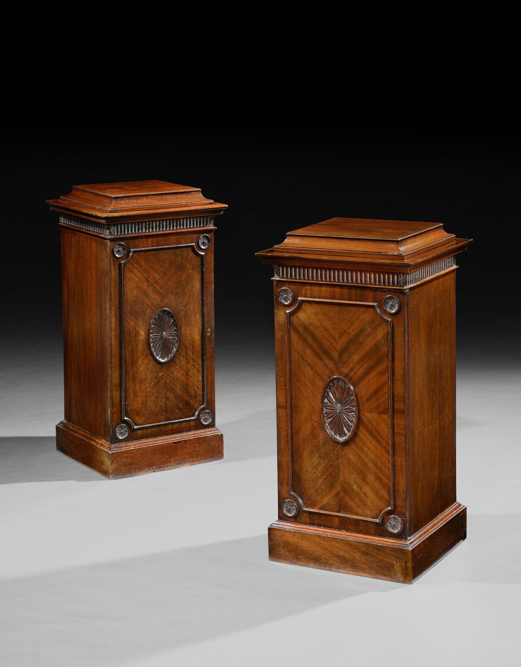 10684 Chippendale pedestals